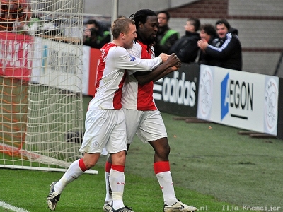 Sno célèbre son premier but officiel pour l'Ajax