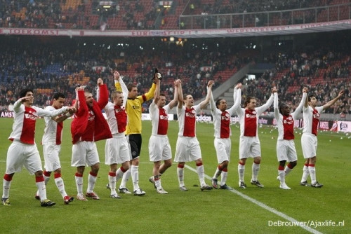 L'Ajax célèbre la victoire