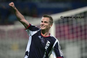 Markus Rosenberg célèbre son but - Ajax.nl