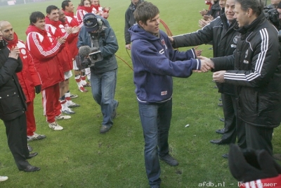L'équipe rend hommage à Huntelaar L'équipe rend hommage à Huntelaar